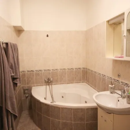 Cozy Danube Apartment *